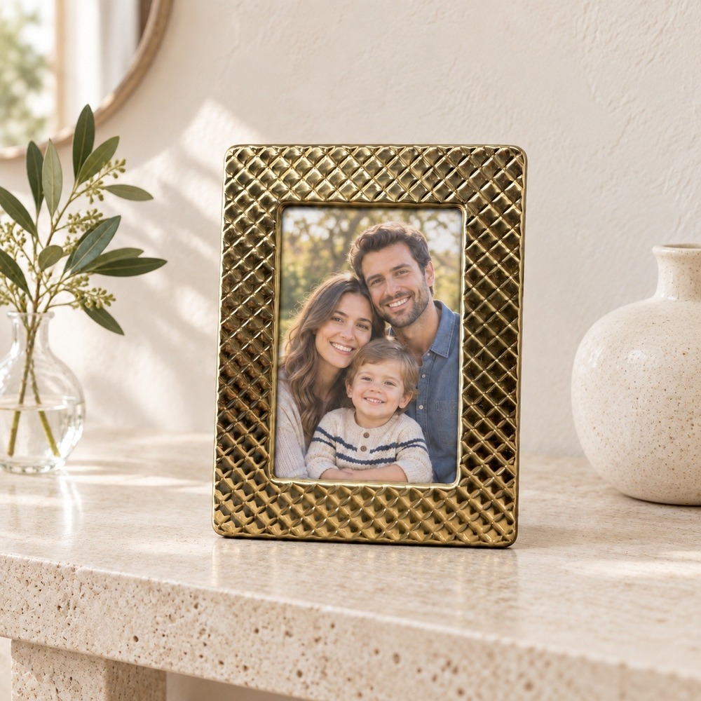 Vintage Made in Korea Gold Quilted Diamond Metal Picture Frame 5x7 Tabletop